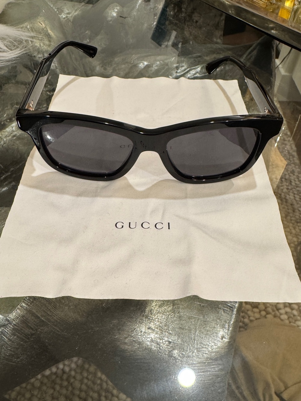 Gucci Glossy Black Sunglasses - New! Never worn! - Picture 5 of 10